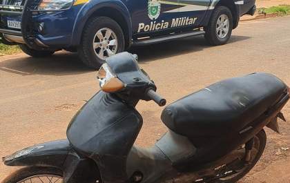 Moto roubada é recuperada após ser encontrada com menores de idade