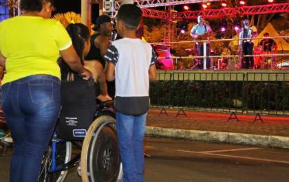 Com show de Tony e Wander e Grupo do Mato, Cultura encerra abertura das Festividades Natalinas