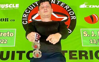 Araçatubense conquista 2 pratas em campeonato de jiu-jítsu