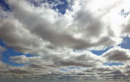 Meteorologia prevê domingo ensolarado com chance de chuva forte