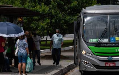 Justiça determina retorno da gratuidade de ônibus para idosos no transporte em SP