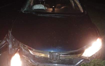 Três-lagoense perde controle do carro e capota próximo a ponte de Itapura