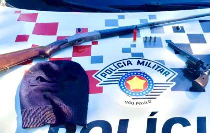 Homem foge de cerco policial e verdadeira caçada acontece noite adentro