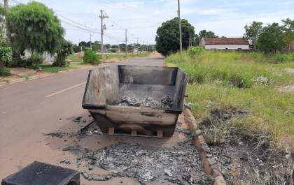 Caçambas são incendiadas e compromete andamento do Mutirão da Limpeza nos bairros de Três Lagoas