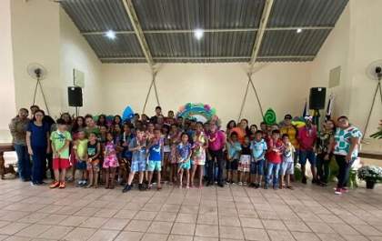 Crianças do Programa Renascer ganham almoço festivo de Natal em Castilho