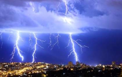 Neoenergia Elektro reforça cuidados com descargas atmosféricas durante fortes chuvas