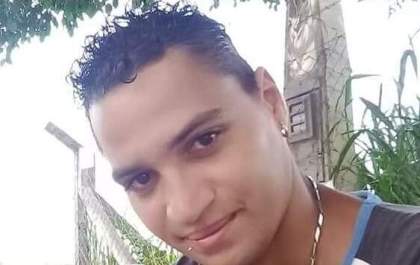 Bombeiros encontram corpo de homem no Tietê