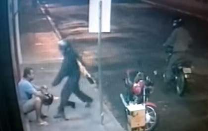 Dupla rouba moto de homem no bairro Jussara