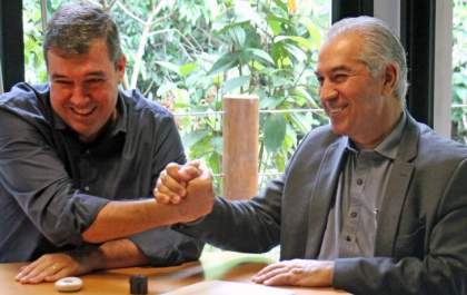 Eduardo Riedel toma posse como governador neste domingo