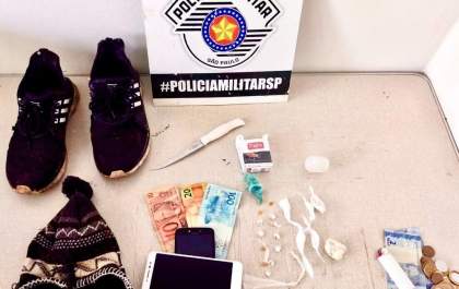 Policias são acionados por roubo e detém mais um por tráfico