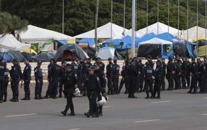 Presos no QG do Exército chegam a 1.200; 204 foram detidos domingo