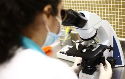 Hospital Regional da Costa Leste Magid Thomé inicia laboratório próprio