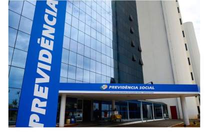 Aposentados e pensionistas têm reajuste de quase 6%