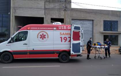 Motociclista bate na traseira de corsa na Rosário Congro