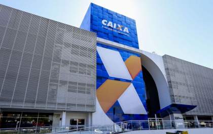 Caixa suspende a concessão de novos empréstimos consignados para revisar taxas