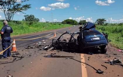 Morador de Ilha Solteira morto em acidente entre carro e carreta é sepultado