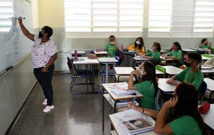 Volta às aulas 2025: calendário, matrículas e a nova lei de uso de celulares em Três Lagoas