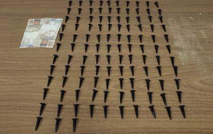 Baep prende jovem com mais de 100 porções de cocaína escondidas em embalagem de batata frita