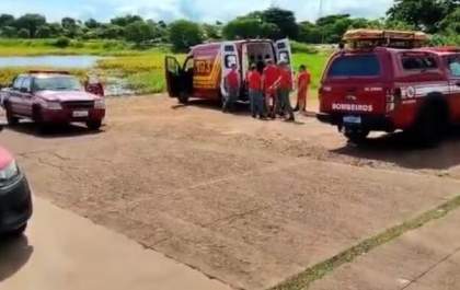 Mergulhadores do Corpo de Bombeiros de Andradina procuram por vítima de afogamento em Pereira Barreto