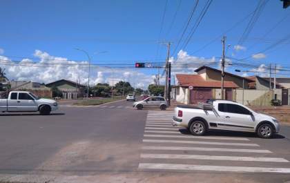 Semáforos do cruzamento entre Rosário Congro e João Thomes já funcionam e trânsito flui bem