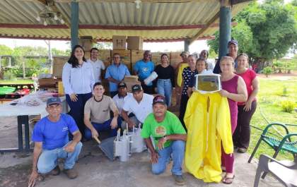 Iniciativa da Suzano incentiva a produção de mel para geração de trabalho e renda em Ribas do Rio Pardo
