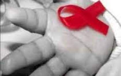 Líderes fazem pacto para acabar com Aids em crianças até 2030