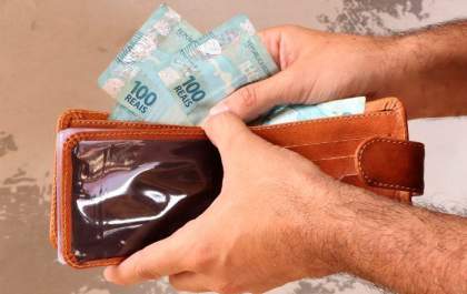 Salário dos servidores estaduais já está disponível para saque nesta sexta-feira