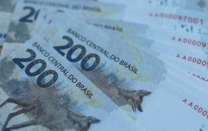 Equipe econômica admite reajustar salário mínimo a R$ 1.320