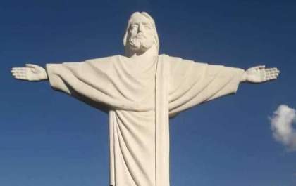 Rompimento de tubulação afeta estrutura do Cristo em Birigui