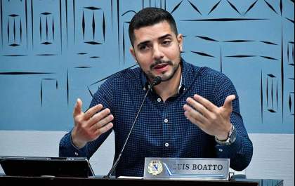 Cuidadores em escolas municipais voltam à discussão com retorno às aulas