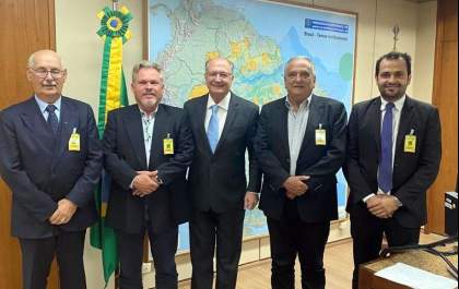 Geraldo Alckmin recebe diretores da Santa Casa de Araçatuba