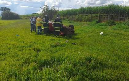 Pastor capota veículo na Rondon na tarde desta quinta feira(9)