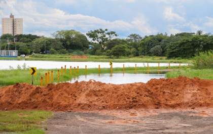Devido chuvas, Defesa Civil alerta que via de acesso da Segunda Lagoa está interditado