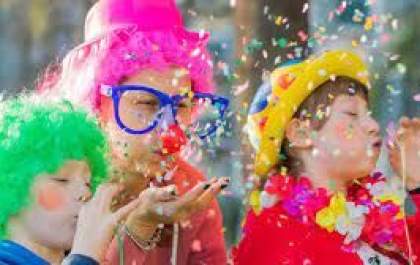 Carnaval inclusivo permite que pessoas com deficiência caiam na folia por todo o país