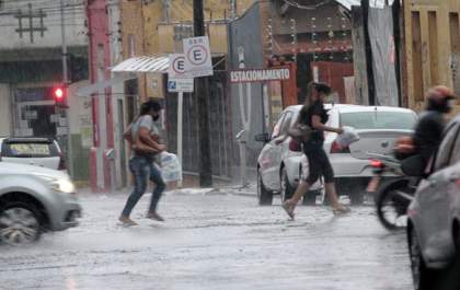 Domingo tem previsão de chuva em todas as regiões do Estado