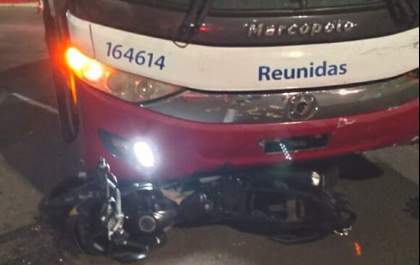 Motociclista fica ferido ao bater em ônibus em avenida de Birigui
