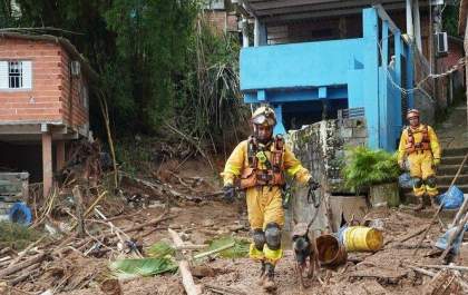 Sobe para 50 o número de mortos no litoral norte de São Paulo