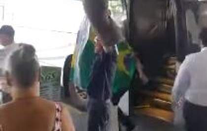 Investigados por integrar grupo que invadiu prédios dos Três Poderes em Brasília desembarcam em Birigui