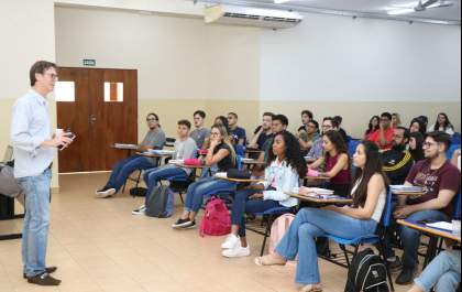 Acadêmicos se aprofundam na área criminal com atividades ampliadas da Delegacia-Escola
