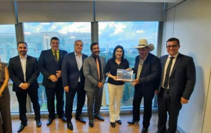 Novas obras e UFN-3 são pautas de reunião entre prefeito e vereadores de TL com ministra do Planejamento