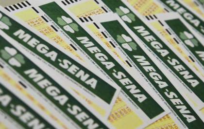 Mega-Sena acumula e pode pagar R$ 18 mi na quinta-feira; veja números