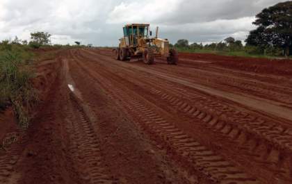 Manutenção de rodovias de MS ganha força com trégua das chuvas