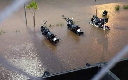 Chuva forte causa alagamentos em Araçatuba