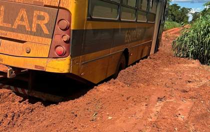 Fortes chuvas dos últimos dias comprometem o transporte de alunos e o escoamento dos produtores rurais de Três Lagoas