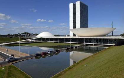 Aprovada ampliação de direito da mulher a acompanhante nos serviços de saúde