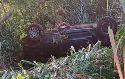 Homem fica ferido em capotamento em estrada de Aracanguá