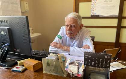Aos 94 anos, pediatra continua atendendo pacientes em Araçatuba