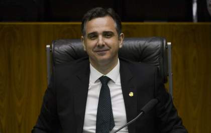 Rodrigo Pacheco demite comissionados de Nelsinho Trad em “represália” por voto