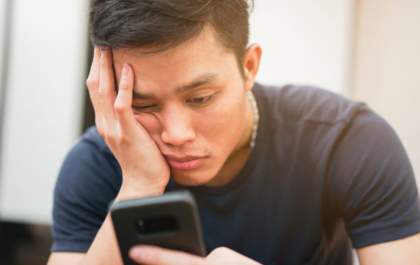 Três sinais de que o uso excessivo do celular está te destruindo aos poucos