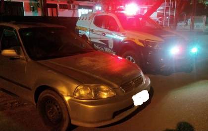 Motorista flagrado dirigindo sob efeito de álcool é detido pela PM